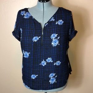 Plus size Apt 9 blue flowered zippered top